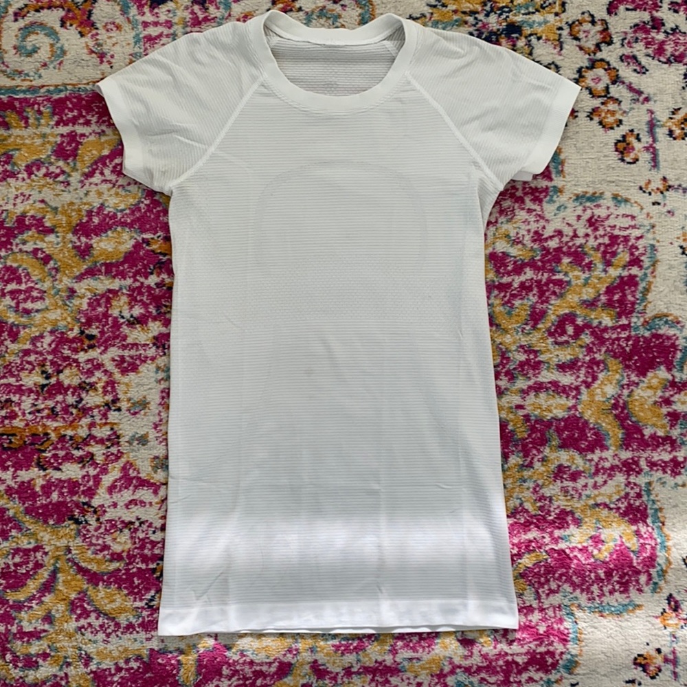 Lululemon Swiftly Tech Short Sleeve Size 4